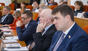 Евгений Солнцев впервые отчитался перед депутатами Заксобрания